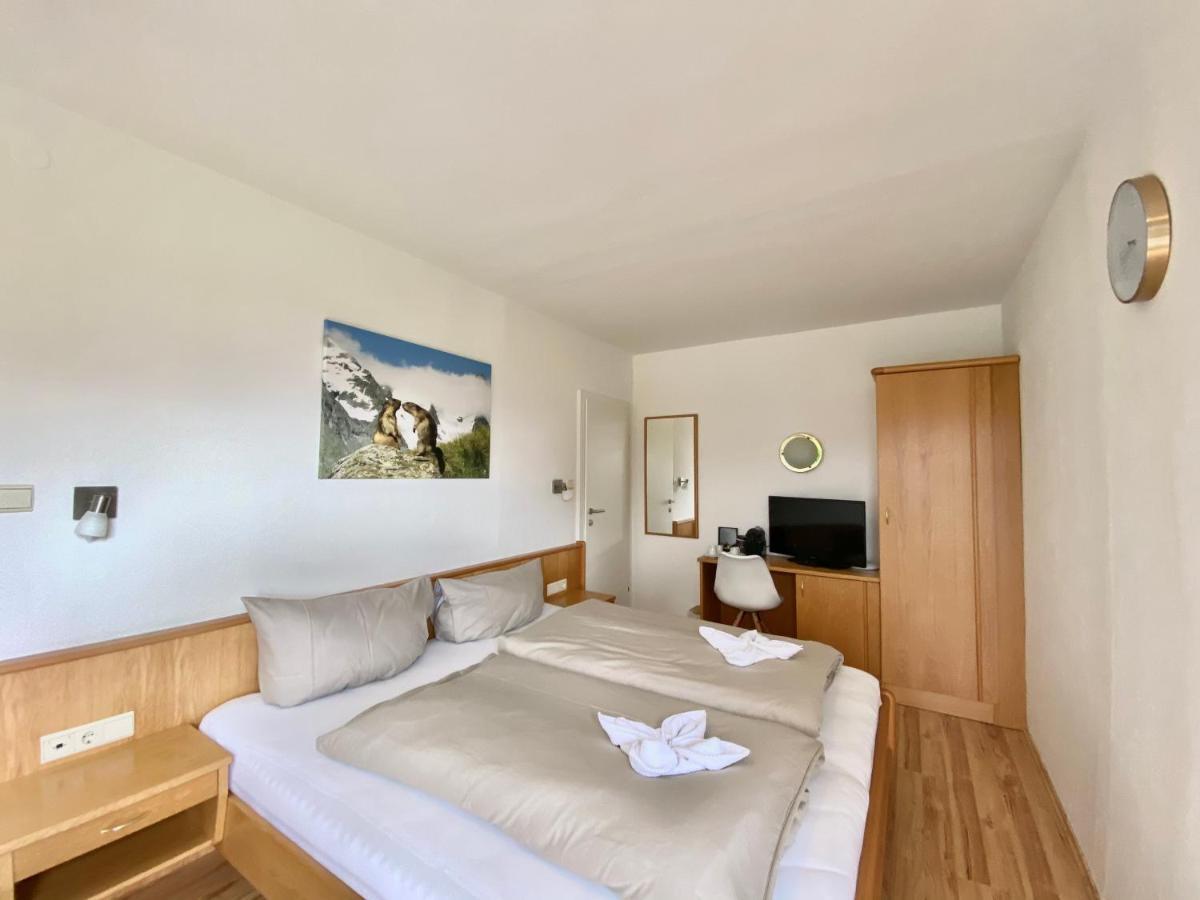 Canisiusbruennl Self- Check In Innsbruck Bagian luar foto