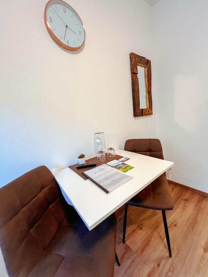 Canisiusbruennl Self- Check In Innsbruck Bagian luar foto